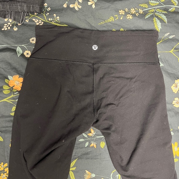 Cropped Lululemon Tights - Picture 2 of 2